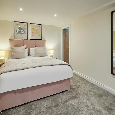 Host & - 3 The Mount