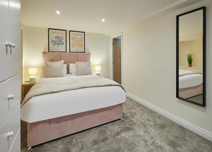 Host & - 3 The Mount